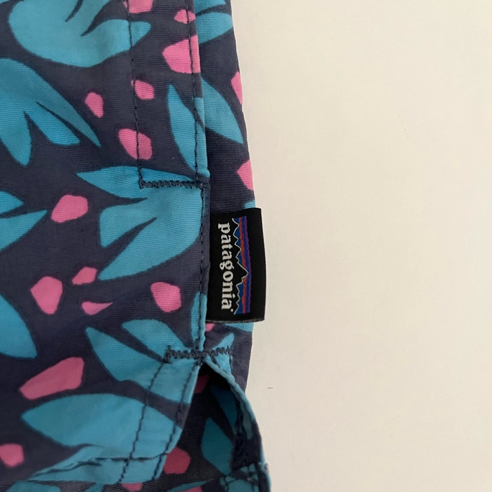 Patagonia Womens Small Barely Baggies 2.5" Shorts Pollen Confetti Dolomite Blue - Picture 4 of 6